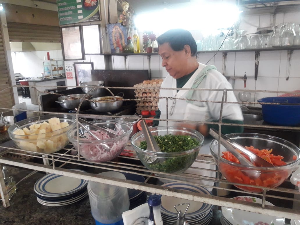 Snack de Mario Hígado: Un icono de la gastronomía cruceña