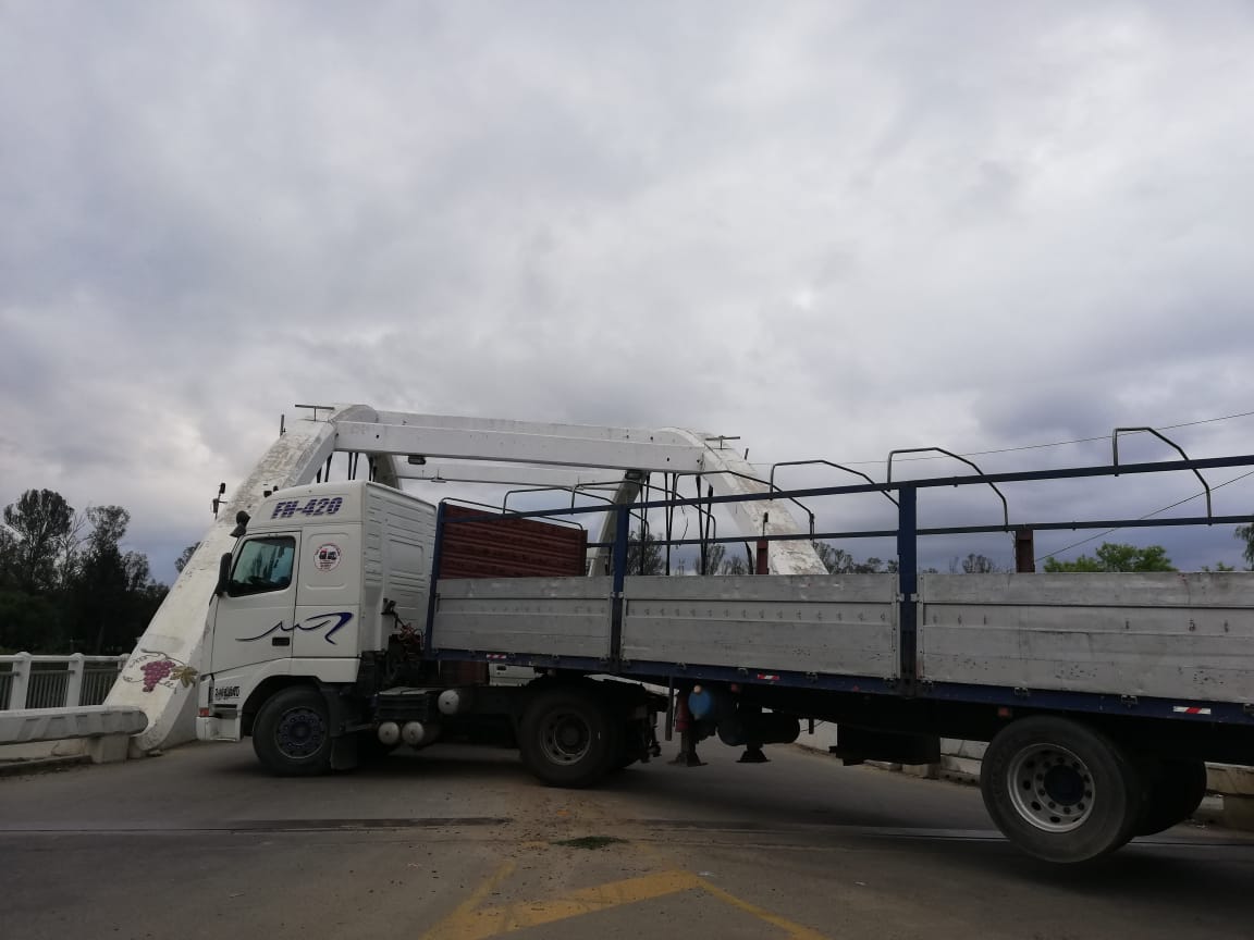 Masiva marcha llega a puertas del TED en Cochabamba: Sigue el Minuto a Minuto