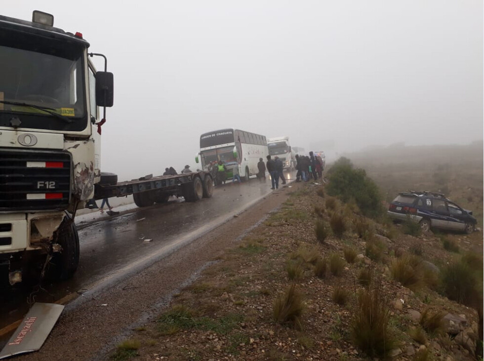 Colisión múltiple en vía al norte deja 2 heridos