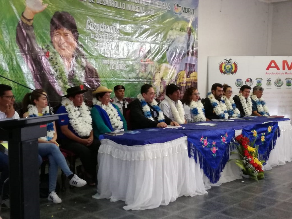Evo Morales realizó la entrega de recursos para proyectos de Desarrollo Indígena en Tarija