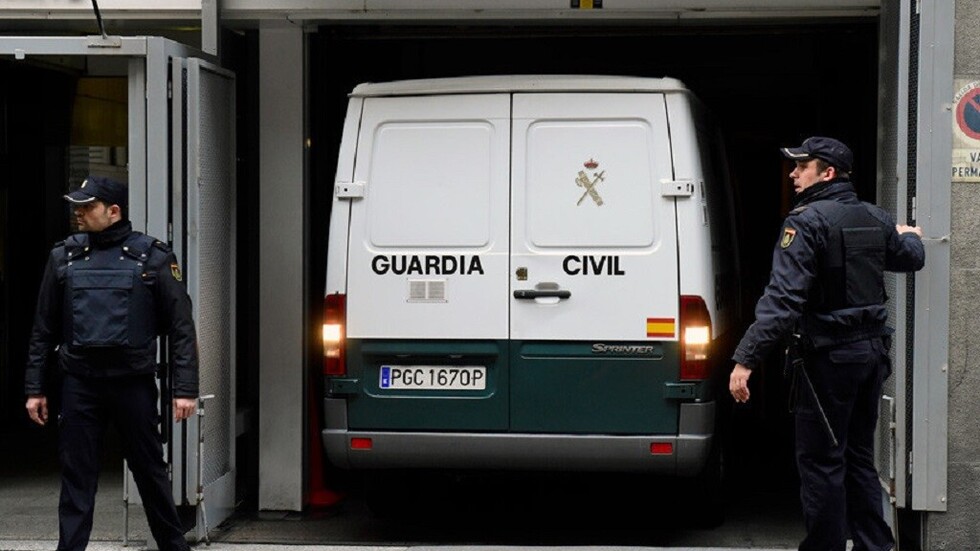 Detenidas 23 personas en España que robaban a ancianos haciéndose pasar por miembros de la Cruz Roja