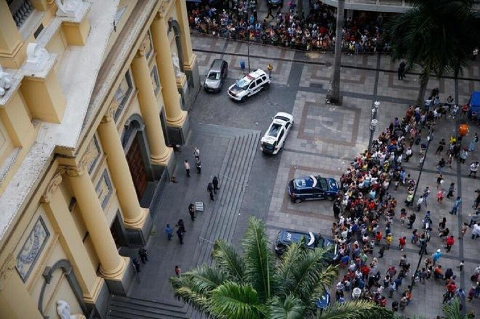 Un hombre mata a cuatro personas en una catedral de Sao Paulo y se suicida frente al altar