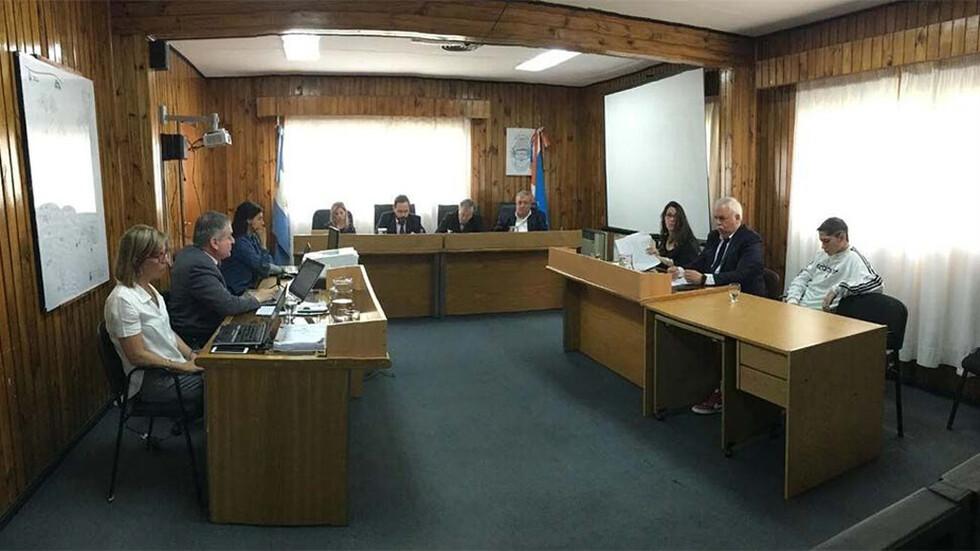 Le tajeó la cara a la novia y no es violencia de género