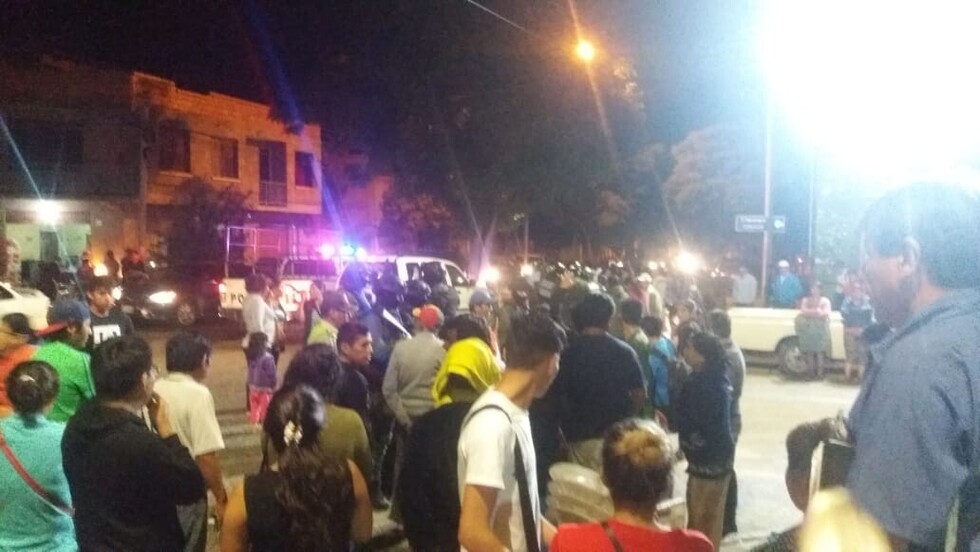 Comerciantes de Cercat y Crama agreden al Alcalde Rodrigo Paz (VIDEO)