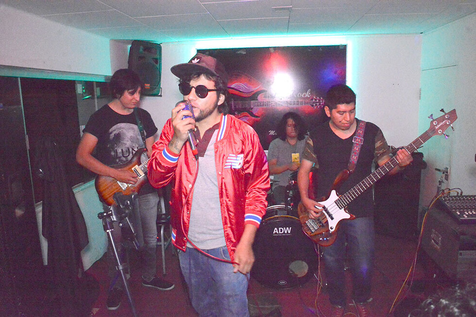 Rockeros  recaudan regalos para Navidad