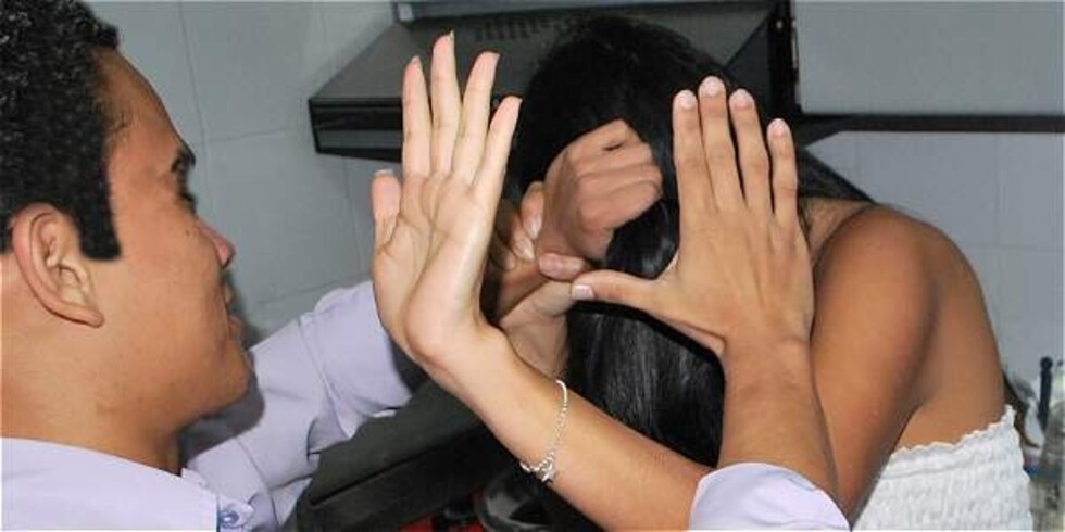Mujer pidió el divorcio y el marido la golpeó