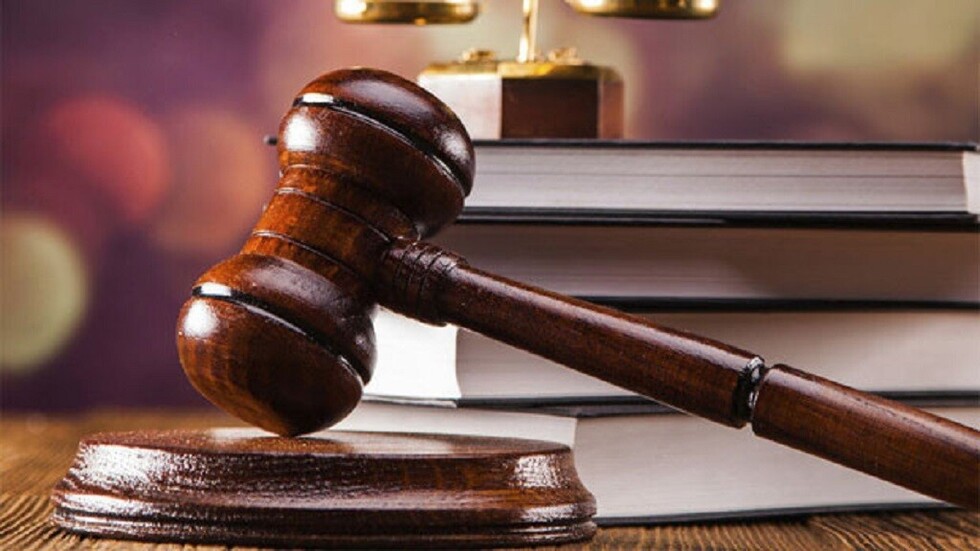 Envían a la cárcel a un teniente y una médico acusados por el caso Anapol