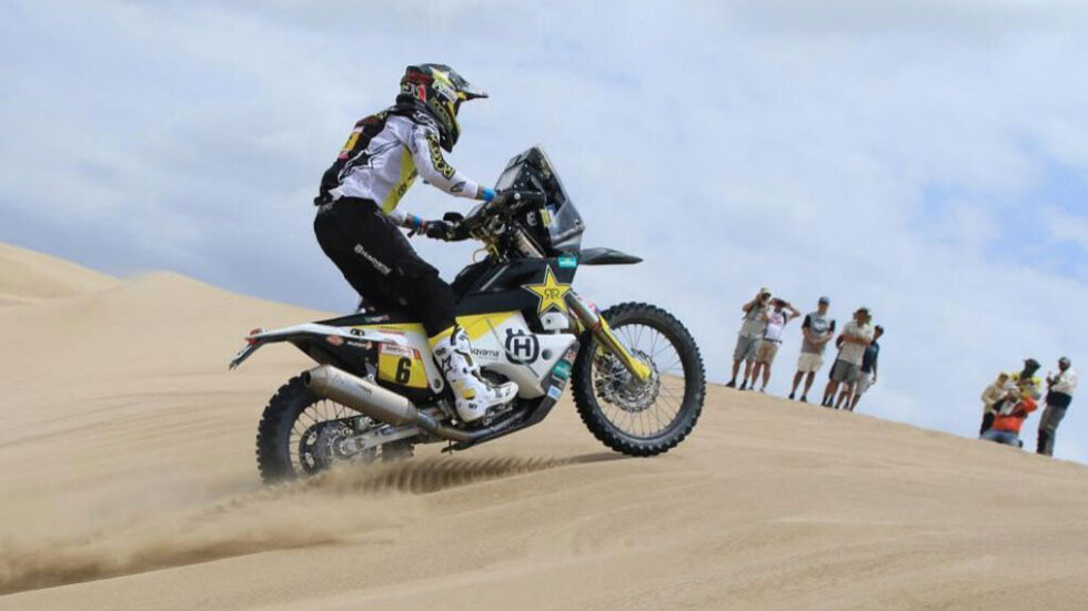 Pablo Quintanilla gana y es nuevo líder en motos