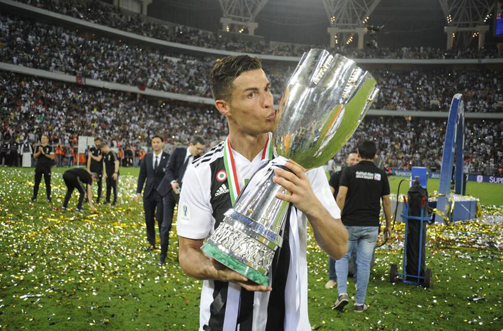 Cristiano marca y gana su primer título con la Juve