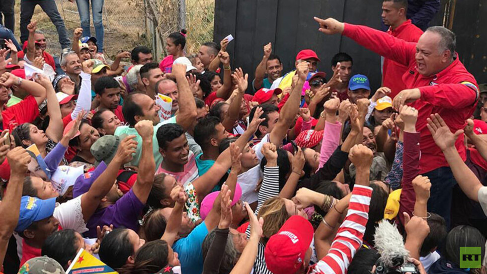Chavistas se movilizan en Venezuela en respaldo al presidente Maduro