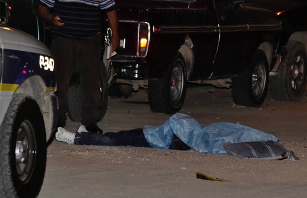 Dispararon, apuñalaron y  prendieron fuego a ladrón