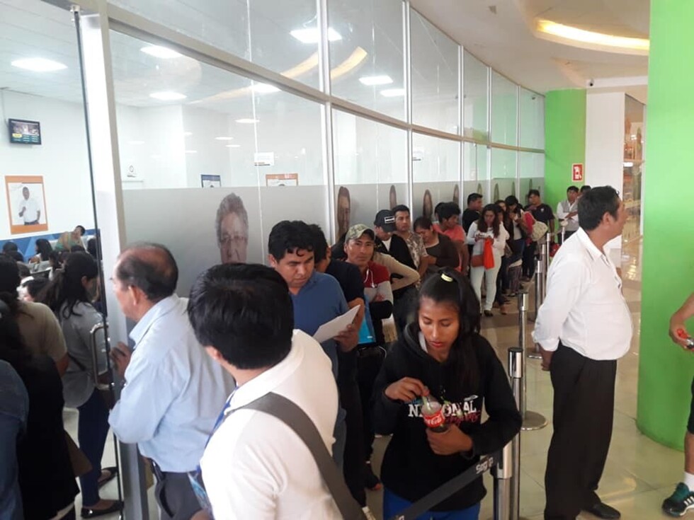 Usuarios se quejan del servicio del Segip