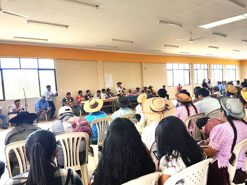 Agenda de los campesinos  siguen en espera de Cocarico