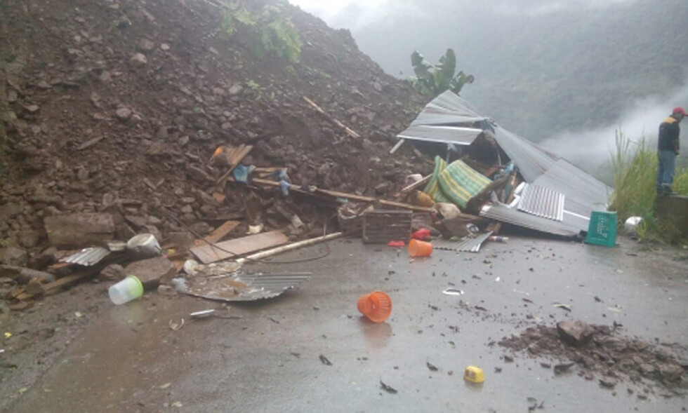 Lluvias afectan plataformas de vías de 4 regiones