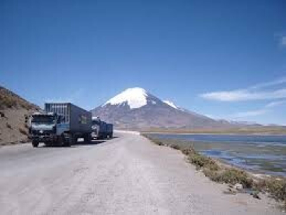 Capitalismo consolida élite transportista aymara entre Bolivia y Chile