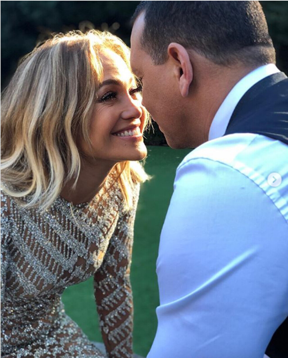 JLo celebró 2 años junto a  Alex Rodriguez