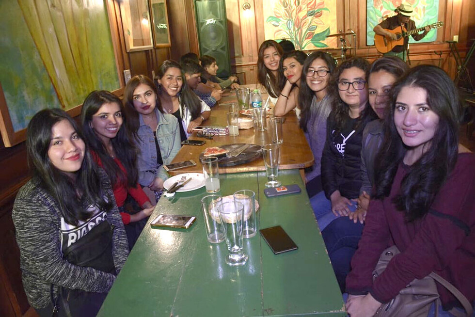 Noche  bohemia  en Macondo