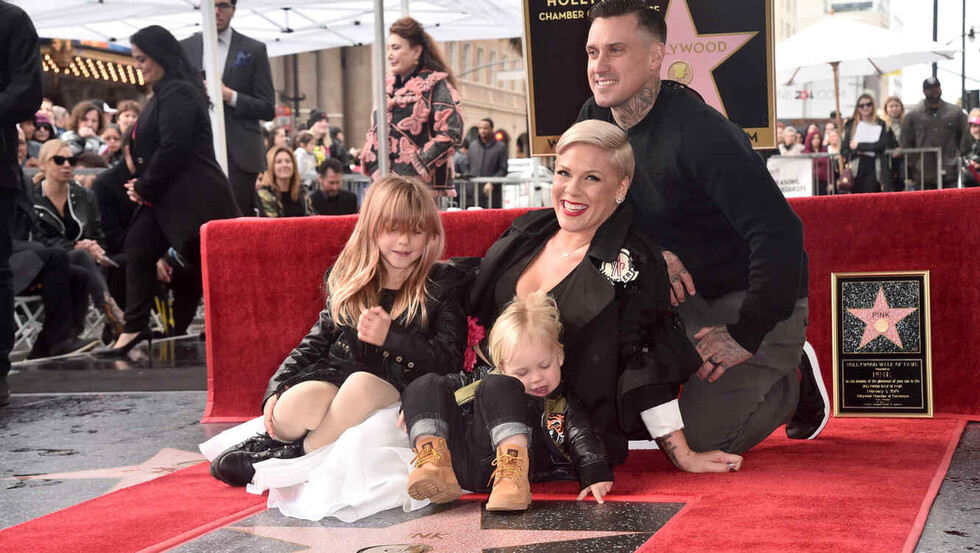 Pink recibió su  estrella en el Paseo de Fama