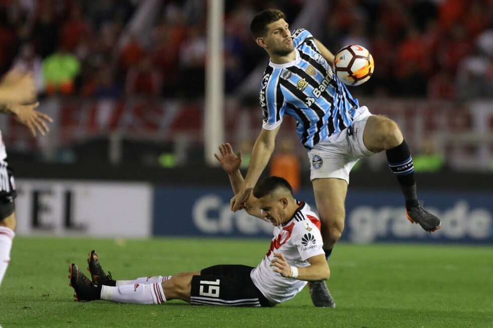 Kannemann es el defensor que quiere Simeone para reemplazar a Godín