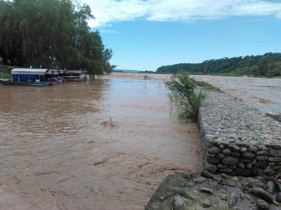 Rescatan a 7  de 9 personas arrastradas por río Bermejo