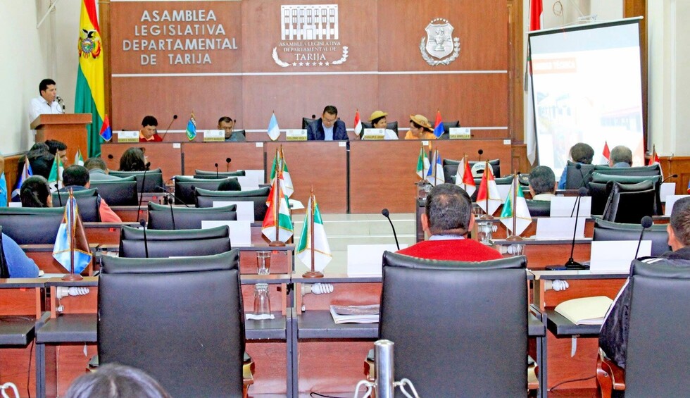 Encuentro de Asambleas atrasa informe de Ferrufino y Guerrero