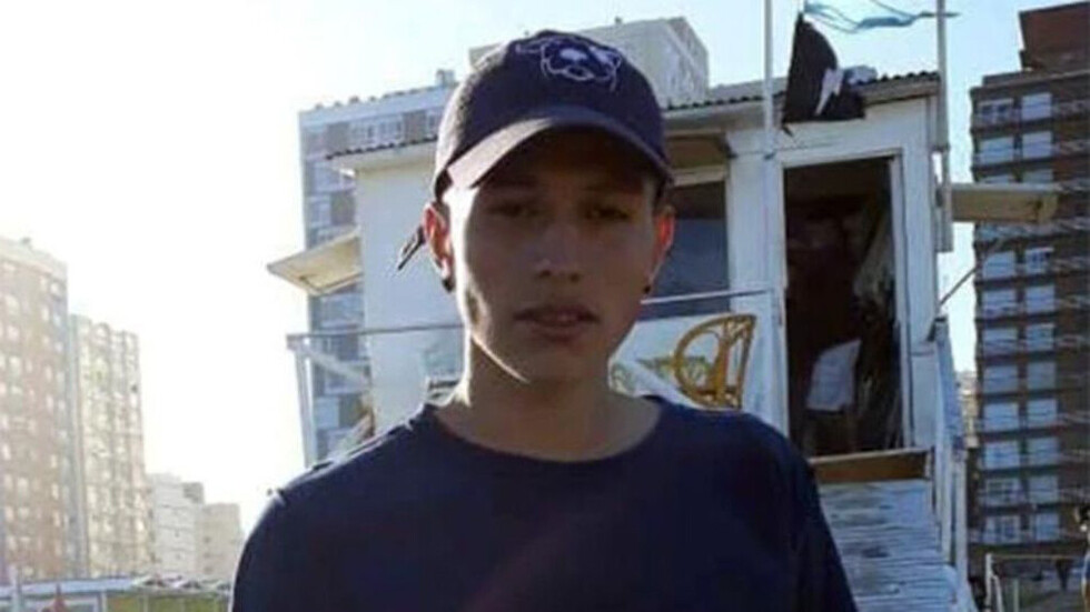 Un turista acusó de robo a un joven y lo mató
