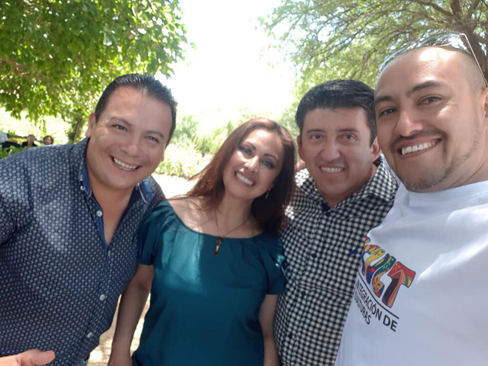 Backstage de Cantares  y Esther Marisol
