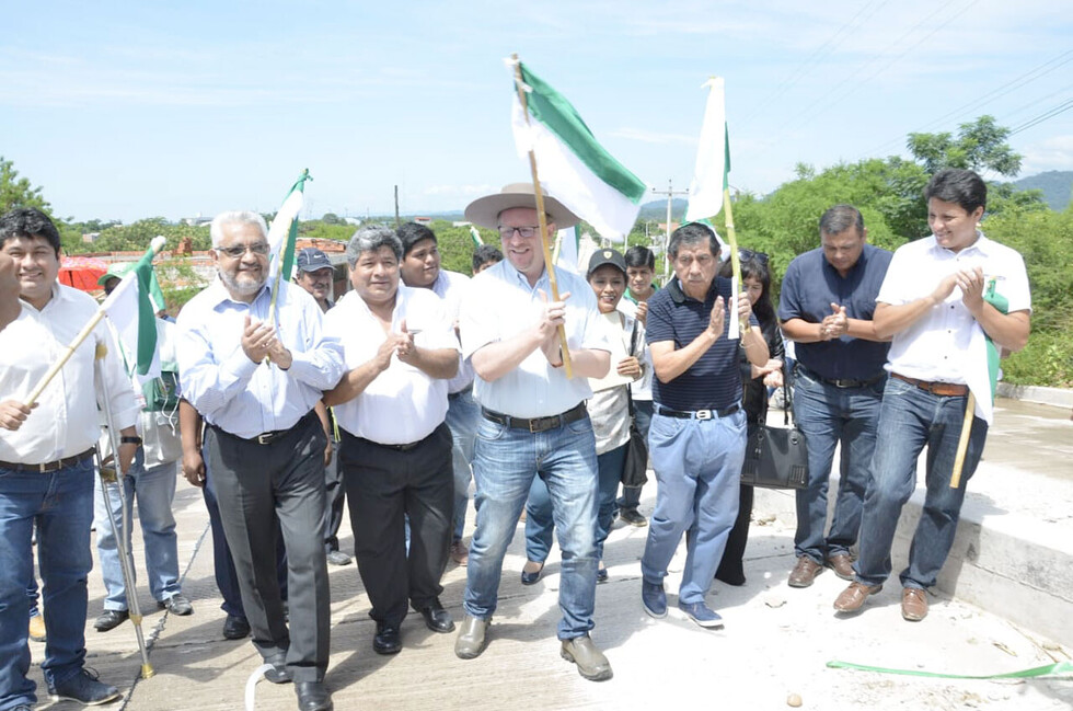 Denuncian a parlamentario peruano por corrupción