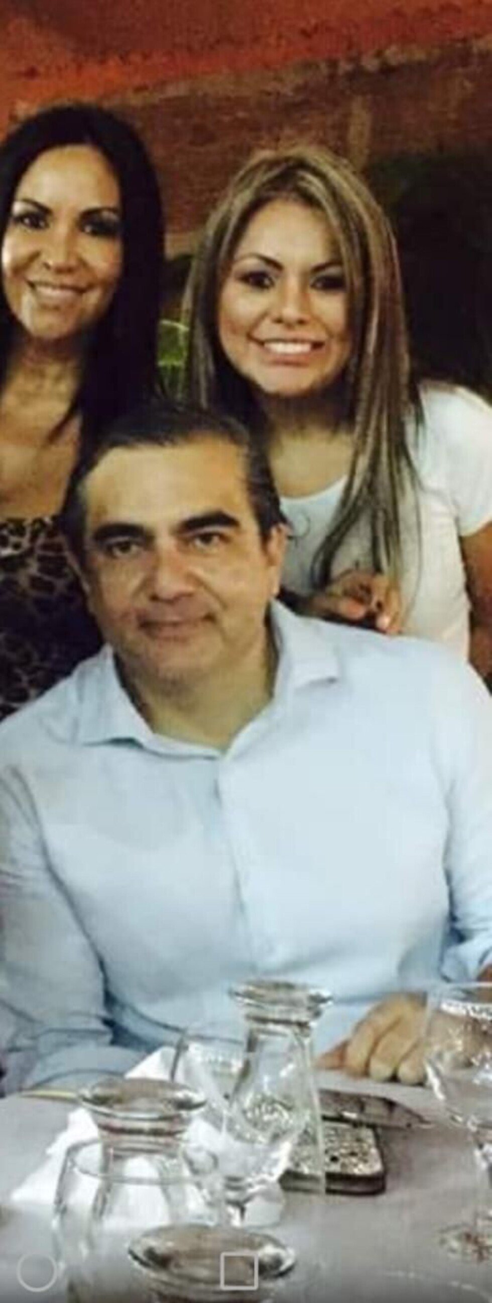 Mujer detenida por narcotráfico sale en fotos con autoridades de Gobierno