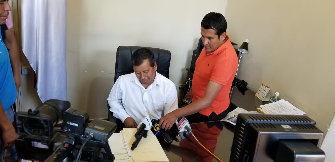 Francisco Rosas no emite comentarios en relación al nuevo compadre del alcalde Rodrigo Paz