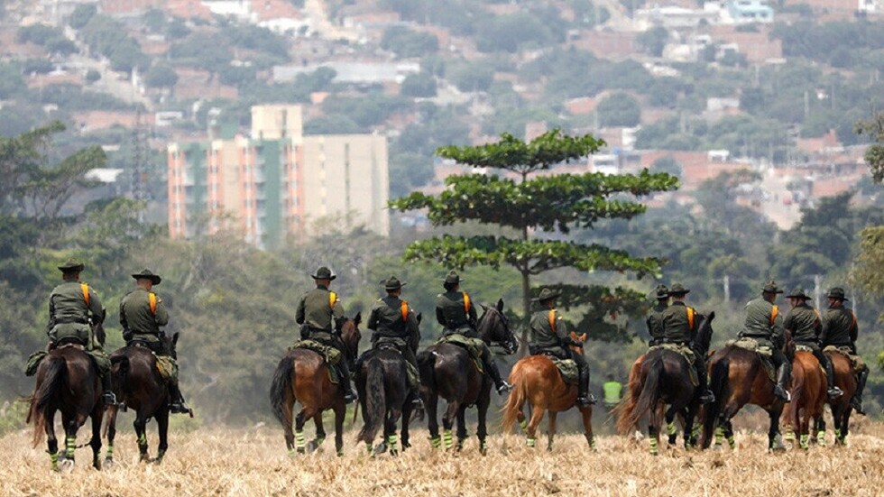 Venezuela anuncia el "cierre total" de puentes fronterizos con Colombia por amenazas