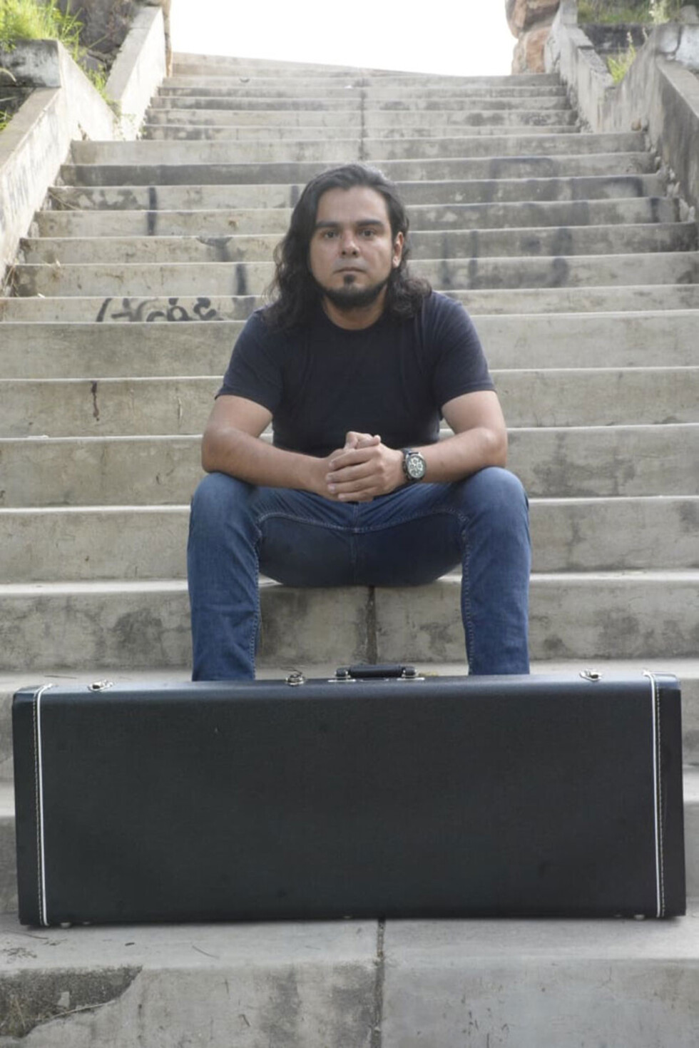Oswaldo Cardona artista tarijeño