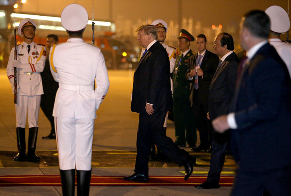La segunda cumbre de Trump y Kim arranca en Hanói con un apretón de manos