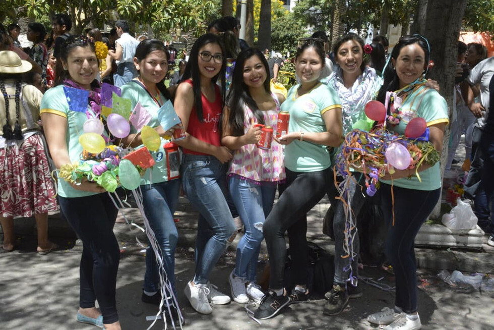Fiesta de Comadres  en la plaza principal