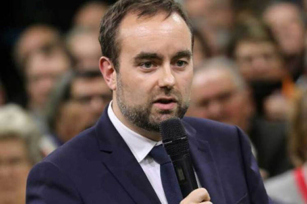 Gobierno de Francia aplaza clausura del debate nacional