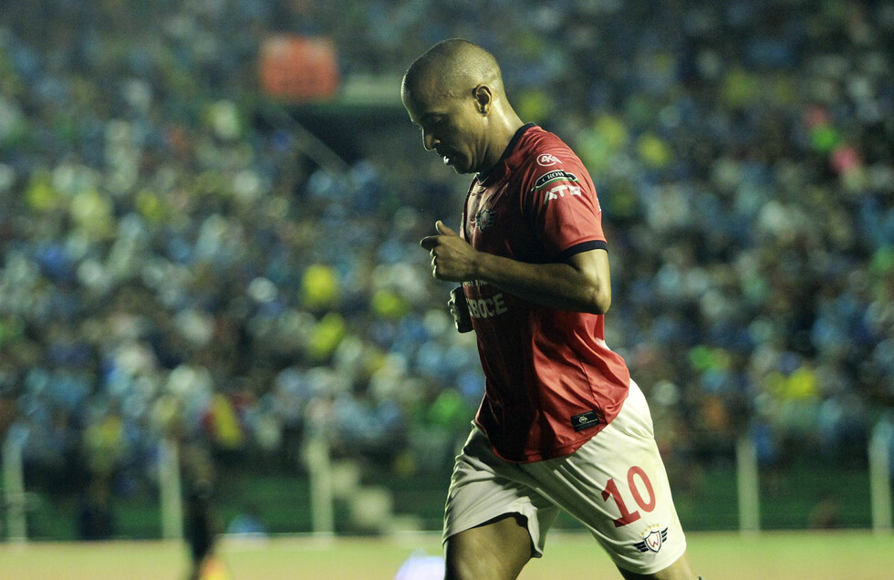Wilstermann pide un castigo por el caso del jugador Serginho