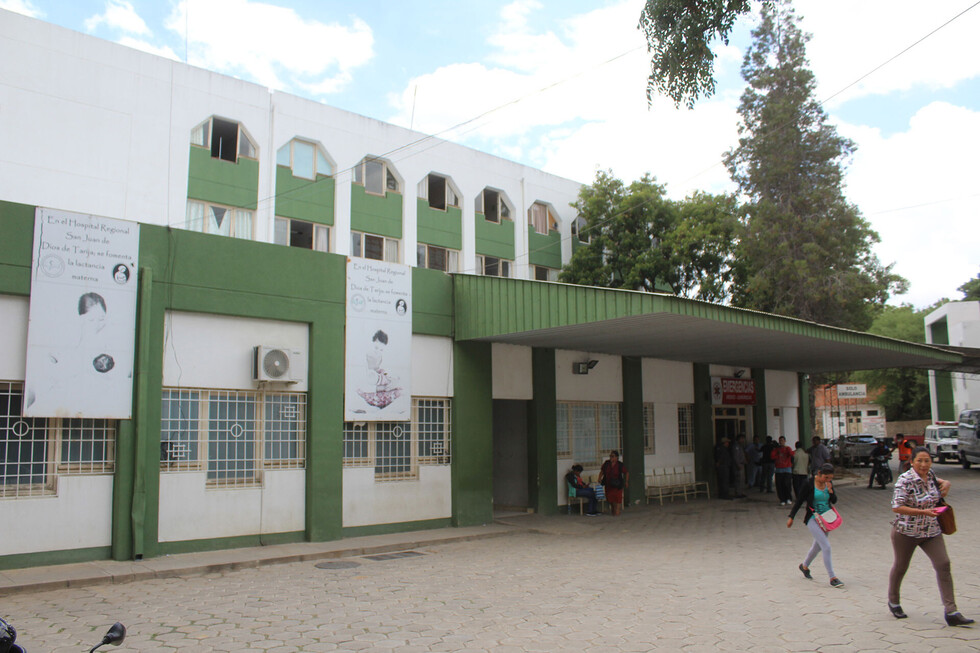 HRSJD gestiona consultorio solo para adultos mayores