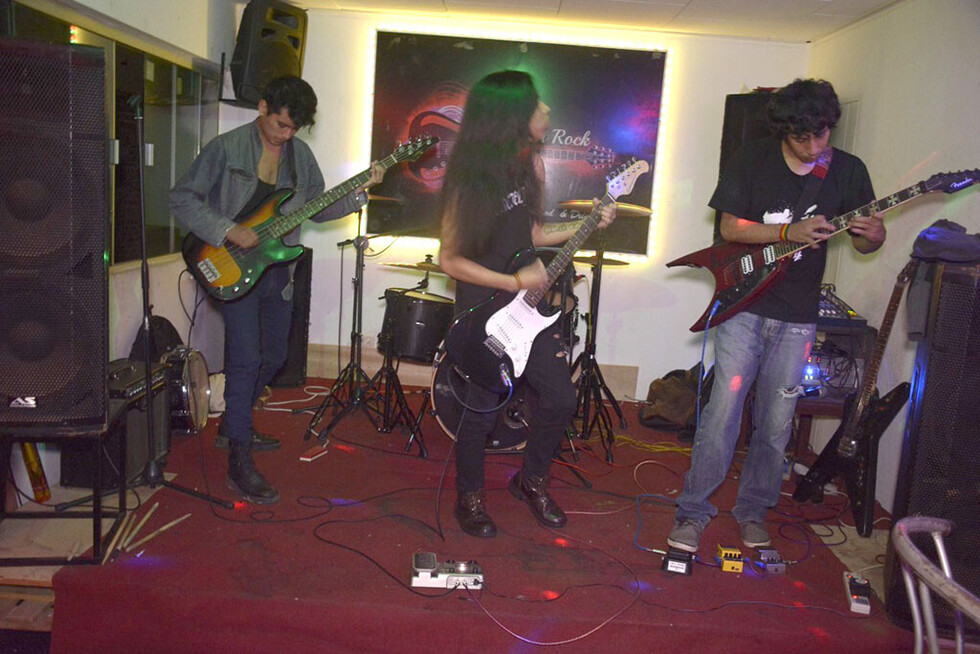 Finde rockero  en la chura
