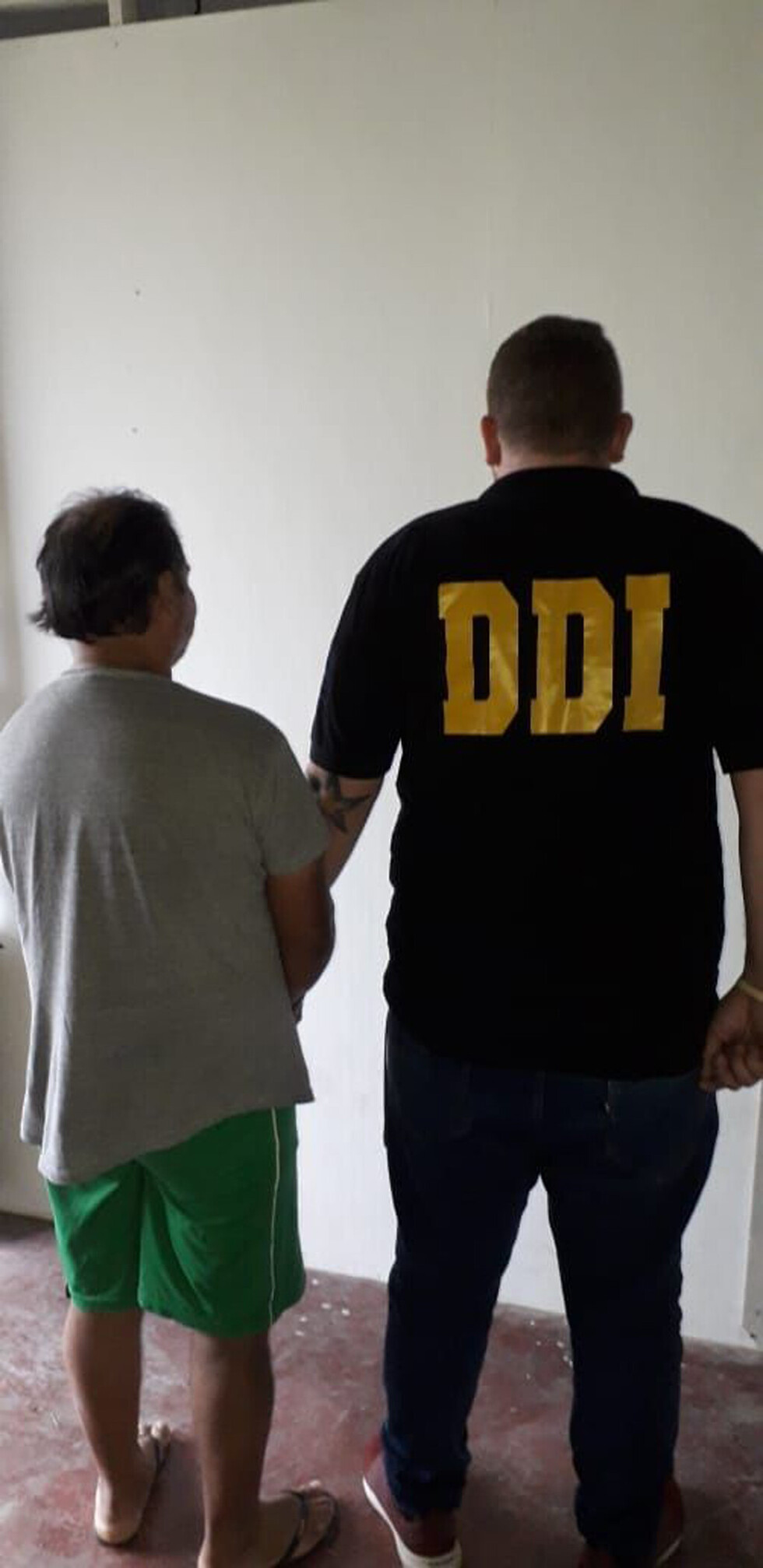 Atrapan a sujeto que abusaba de sus dos hijo