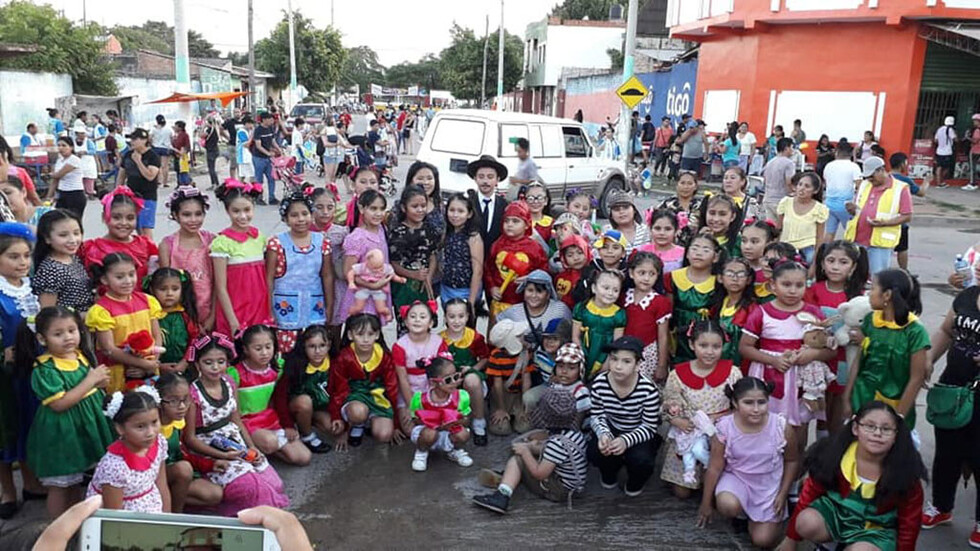 Alegría y baile    con BST de Yacuiba