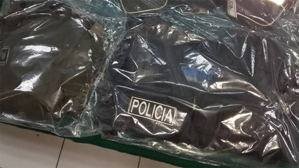 Expolicías atracaban a  extranjeros en Santa Cruz