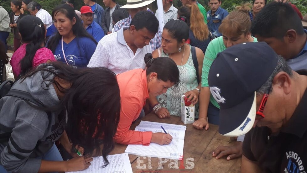 Pobladores de Tariquía firman en rechazo al ingreso de petroleras