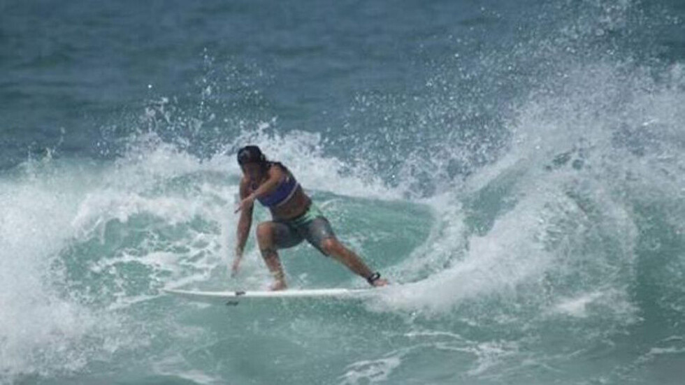 Rayo mató a campeona de surf en una práctica