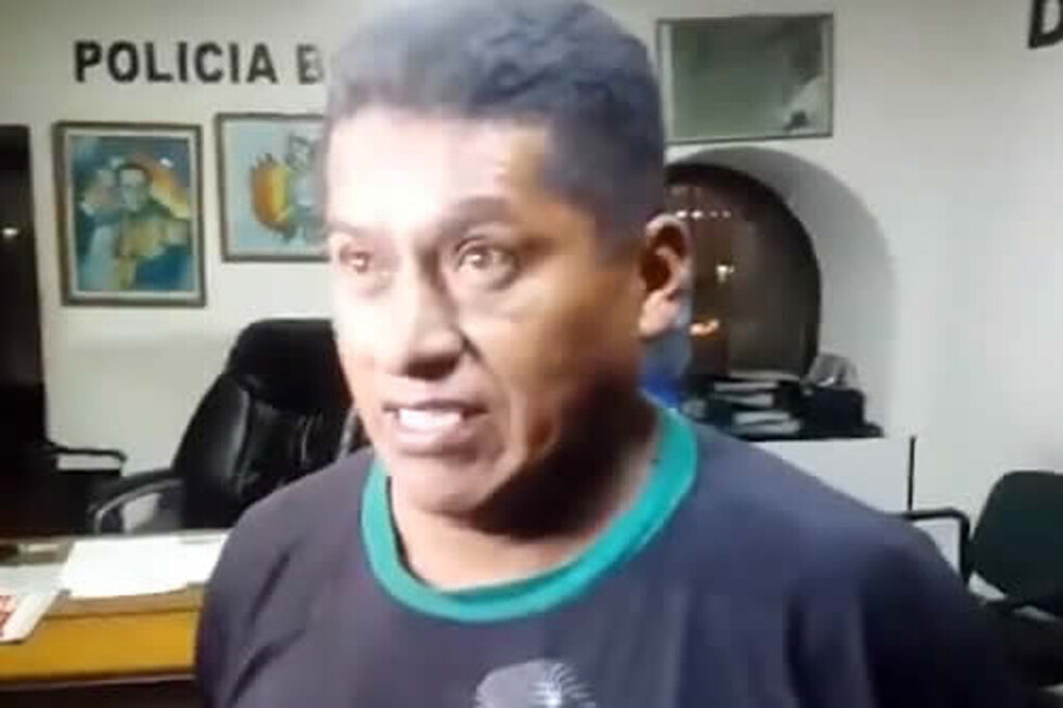 Cae exviceministro por agredir ebrio a policías