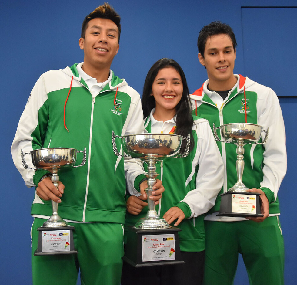 Gobierno reconoce a medallistas y compromete respaldo