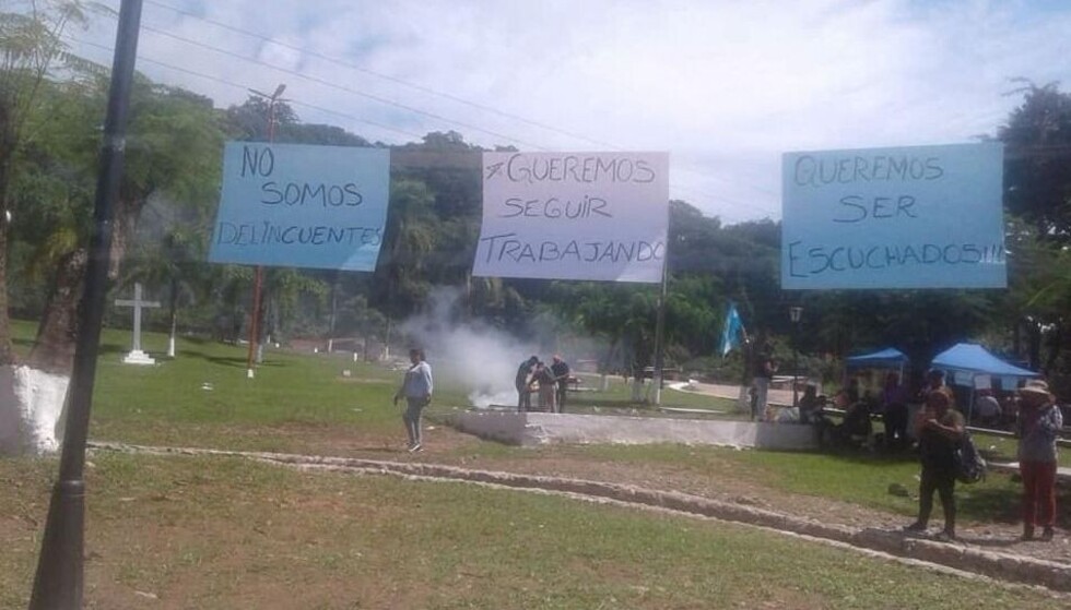 Bagayeros restringen paso en Chalanas y advierten cerrar puente Internacional