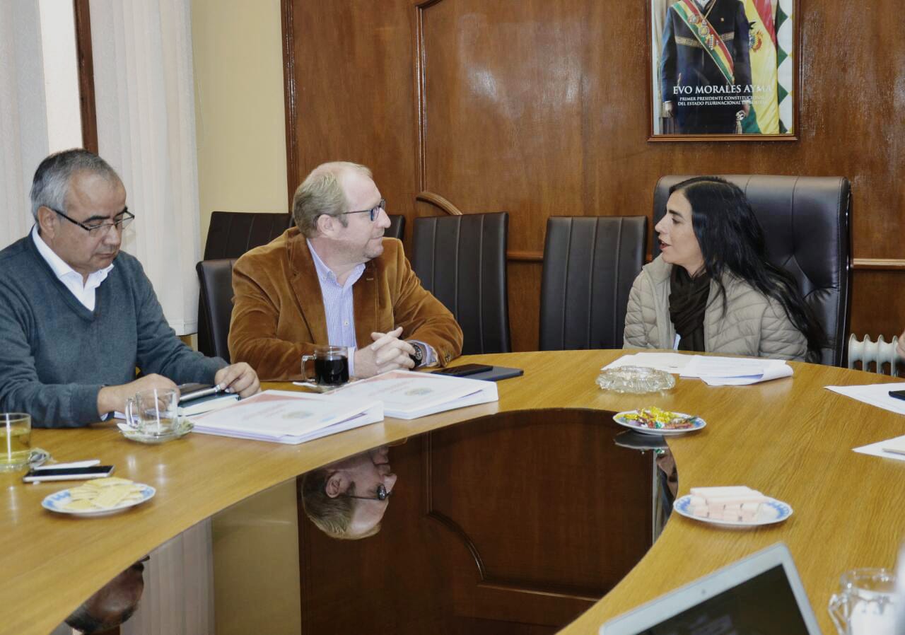 SUS y Susat acercan posiciones tras reunión en La Paz