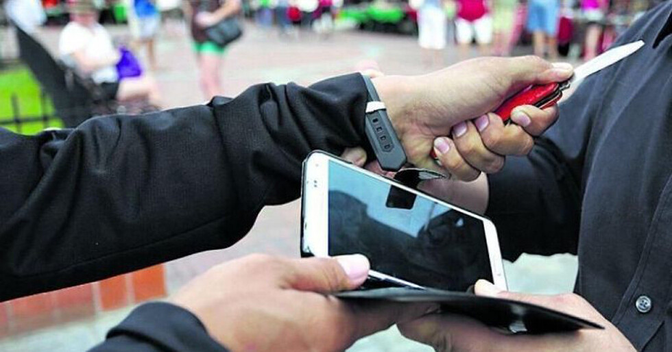 Aprehenden a 3 hombres y 2 mujeres por robo