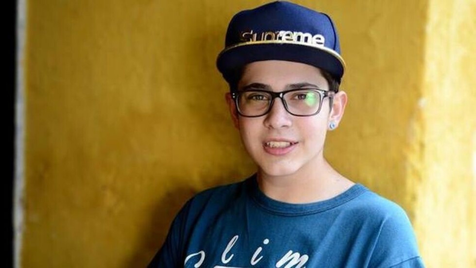 Asesinaron a balazos a un adolescente que dormía