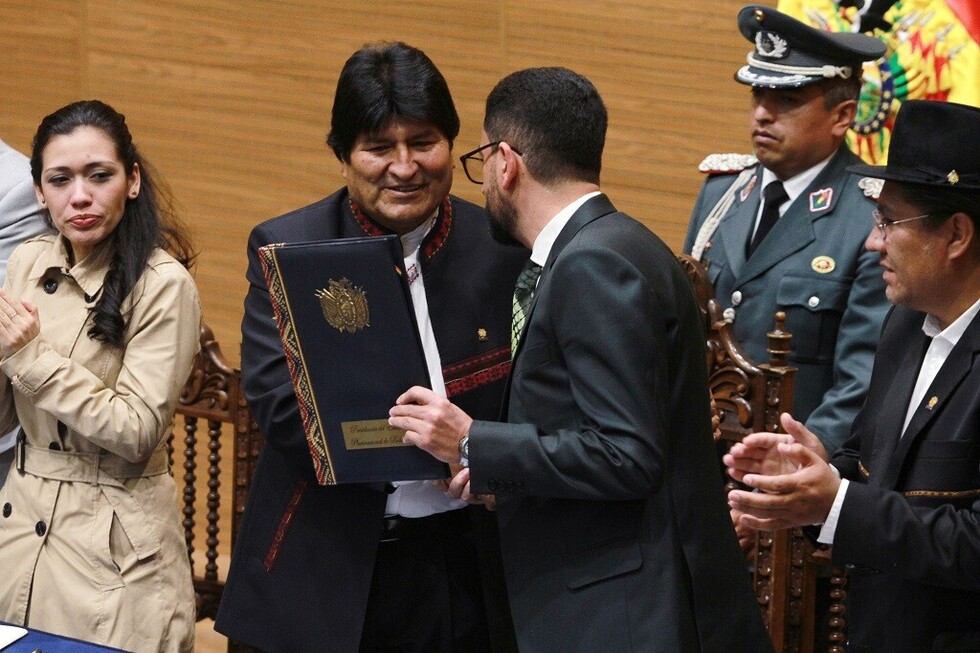 Morales promulga Ley de Libertad Religiosa Morales promulga Ley de Libertad Religiosa